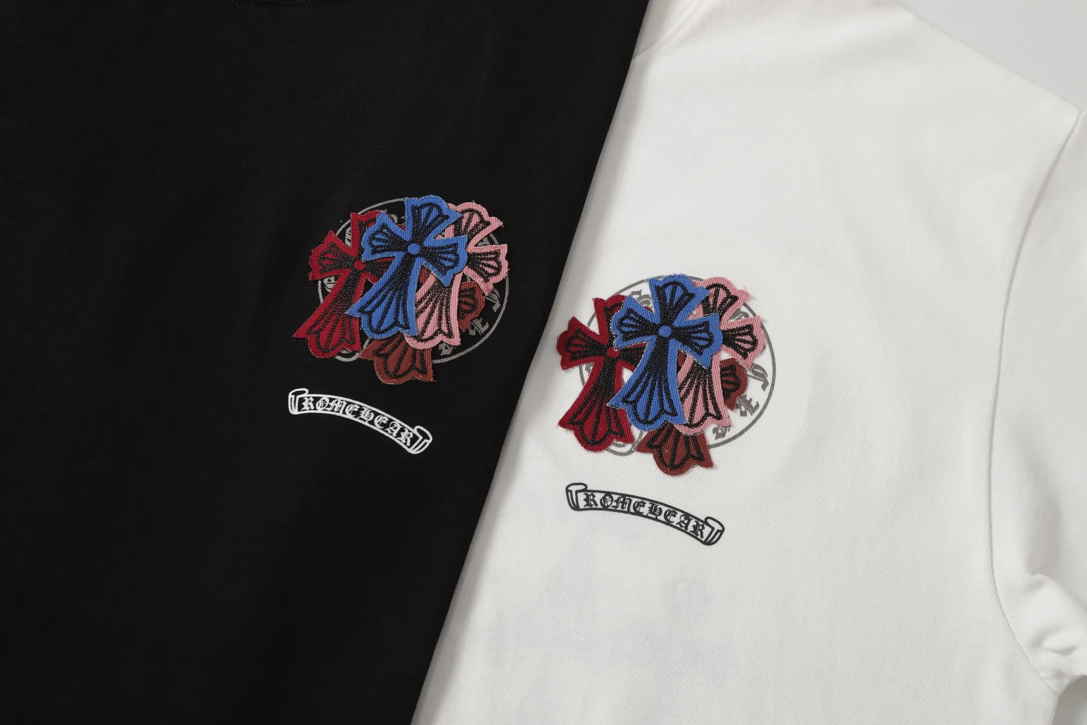 P190 Chrome Hearts CH Chrome Hearts Colorful Cross Embroidery Short Sleeve T-shirt Use imported Tajima machine embroidery, correct configuration, black 2025 Chrome Hearts transparent packaging bag, 280g custom-dyed double yarn cotton, large version, loose and stylish, different from low version, slim and long version, upper body and hip stretch, 100% commitment: top quality, not fast food, the highest version on the market, top quality - different from the ordinary versions in the market, if you care about quality You must also respect the price. Absolutely zero after-sales service. The return rate so far is 0. It’s hard not to love the style. - 280g custom-dyed double yarn fabric. - Correct high-density main mark, washed tag, hand-sewn.